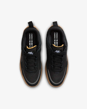 
                  
                    Nike SB Day One - Youth - FN4210-001
                  
                
