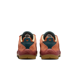 
                  
                    Nike SB Vertebrae TE
                  
                