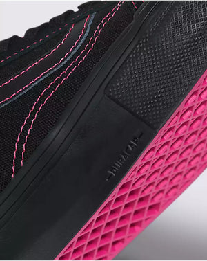 
                  
                    Vans Old Skool - Black Neon Pink
                  
                