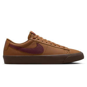 
                  
                    Dark Red Brown Blazer Low Nike SB Suede Skateboarding Shoes
                  
                
