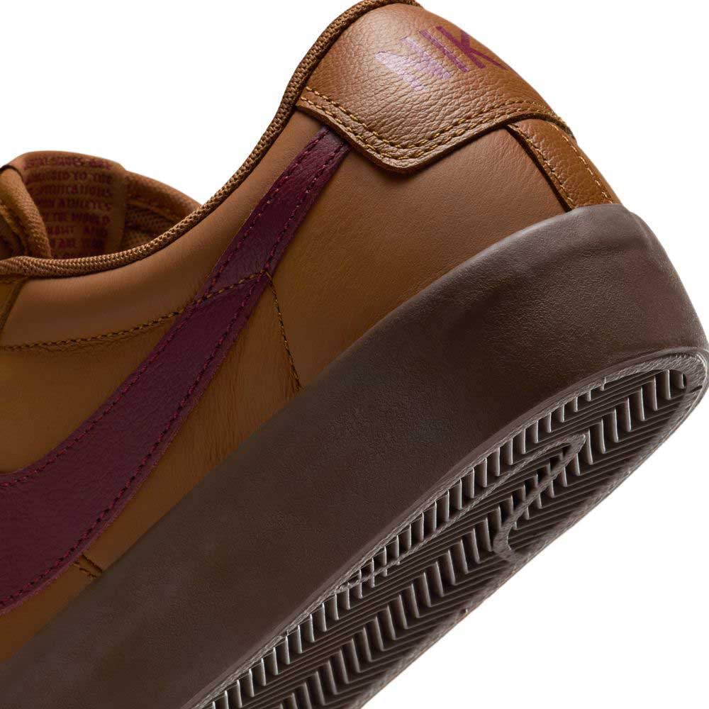 
                  
                    Dark Red Brown Blazer Low Nike SB Suede Skateboarding Shoes
                  
                