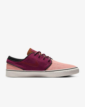 
                  
                    Nike SB Zoom Janoski OG+
                  
                