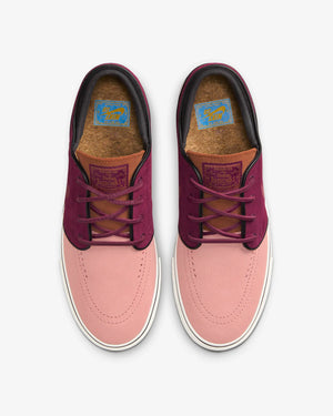 
                  
                    Nike SB Zoom Janoski OG+
                  
                