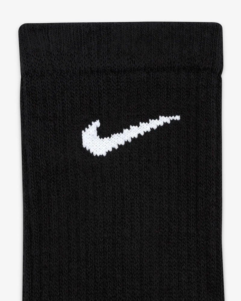 
                  
                    Nike Everyday Plus +
                  
                