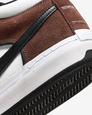 
                  
                    Nike SB React Leo “Light Chocolate”
                  
                